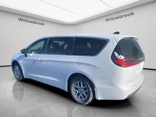 2024 Chrysler Pacifica Touring-L