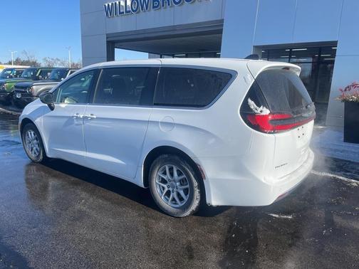 2024 Chrysler Pacifica Touring-L