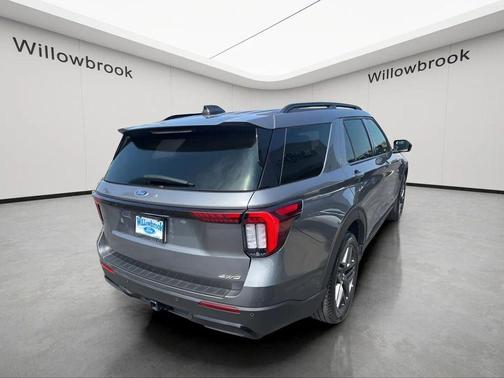 Gray Metallic 2025 Ford Explorer ST-Line