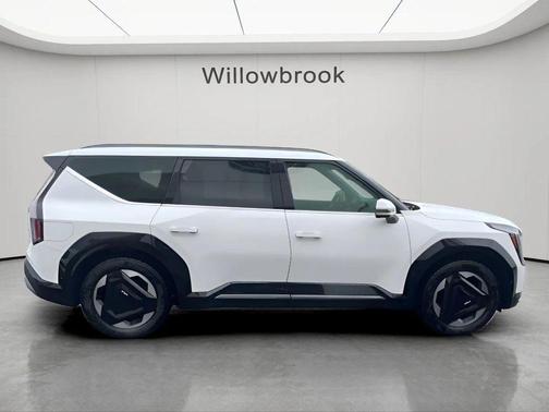 Snow White Pearl 2024 Kia EV9 Land