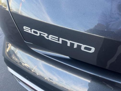 2023 Kia Sorento S