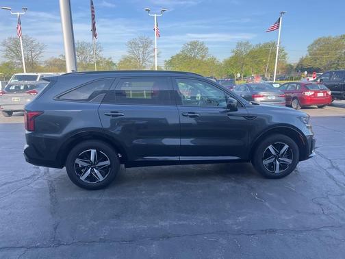 2023 Kia Sorento S