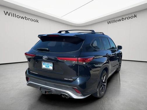 Black 2021 Toyota Highlander XSE