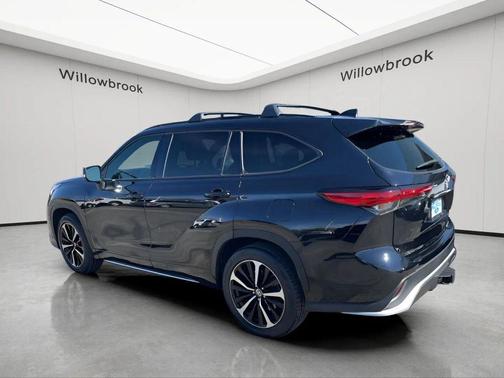 Black 2021 Toyota Highlander XSE