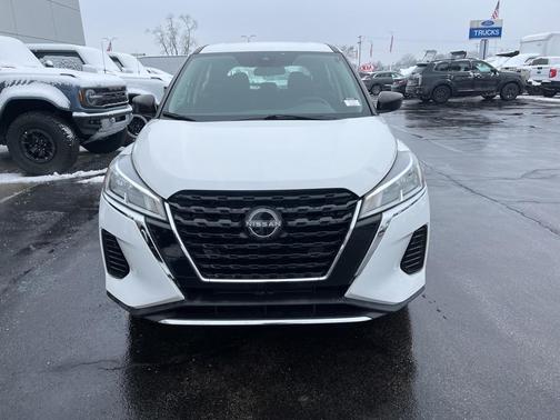 2022 Nissan Kicks S