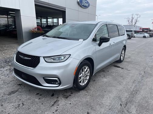 2024 Chrysler Pacifica Touring-L