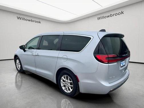 2024 Chrysler Pacifica Touring-L