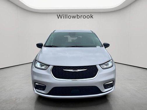 2024 Chrysler Pacifica Touring-L