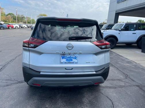 Brilliant Silver Metallic 2023 Nissan Rogue SV