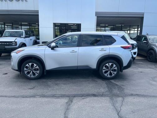 Brilliant Silver Metallic 2023 Nissan Rogue SV