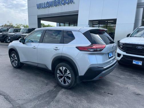 Brilliant Silver Metallic 2023 Nissan Rogue SV