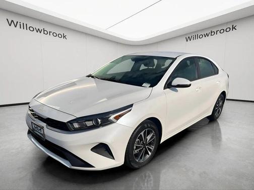 Snow White Pearl 2023 Kia Forte LXS