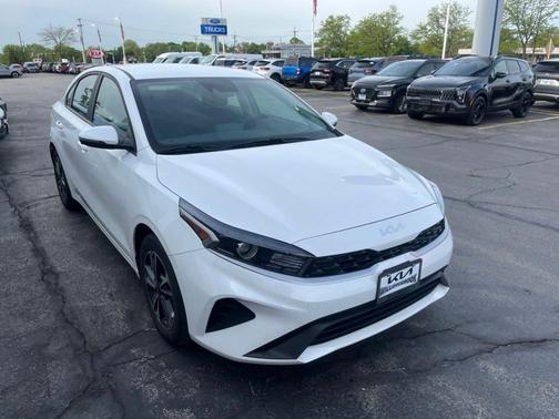 Snow White Pearl 2023 Kia Forte LXS