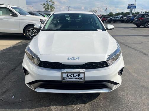 Snow White Pearl 2023 Kia Forte LXS