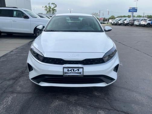 Snow White Pearl 2023 Kia Forte LXS