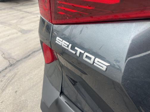 2023 Kia Seltos EX