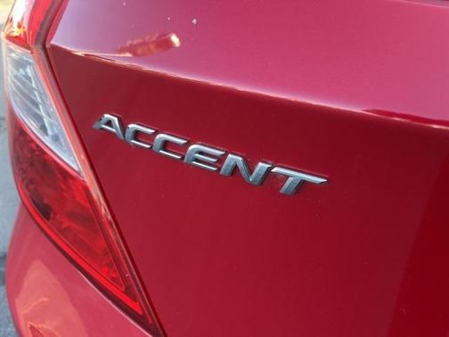 2013 Hyundai Accent SE