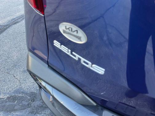 Dark Ocean Blue 2024 Kia Seltos EX