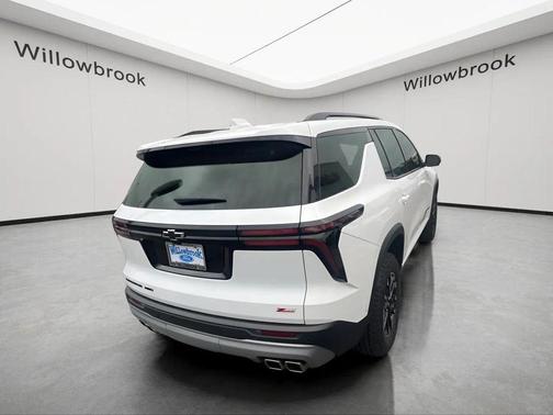 Summit White 2024 Chevrolet Traverse Z71