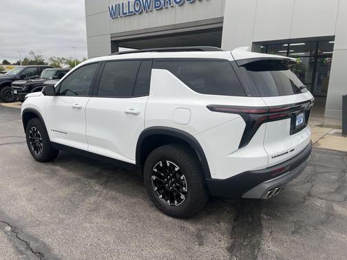 Summit White 2024 Chevrolet Traverse Z71