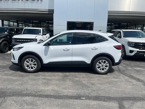 Oxford White 2025 Ford Escape Active