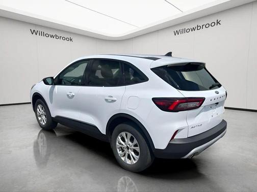 Oxford White 2025 Ford Escape Active