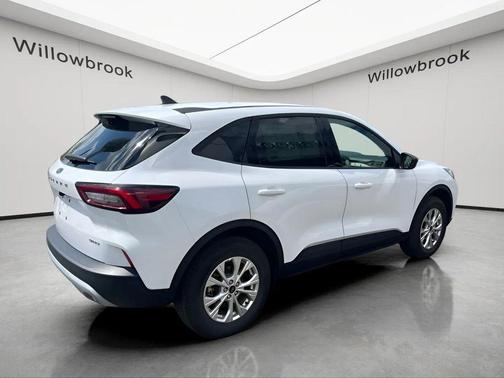 Oxford White 2025 Ford Escape Active
