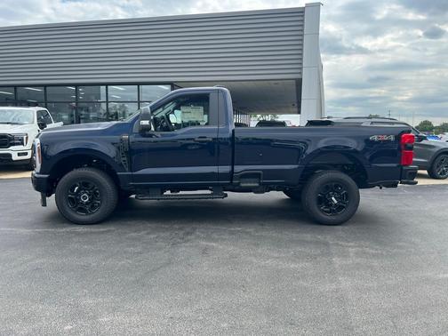 2025 Ford F-350 STX