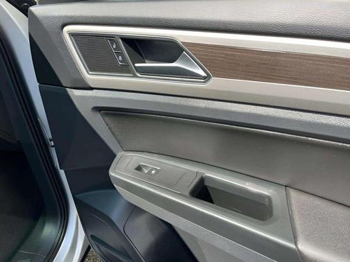 Reflex Silver Metallic 2019 Volkswagen Atlas 3.6L SEL