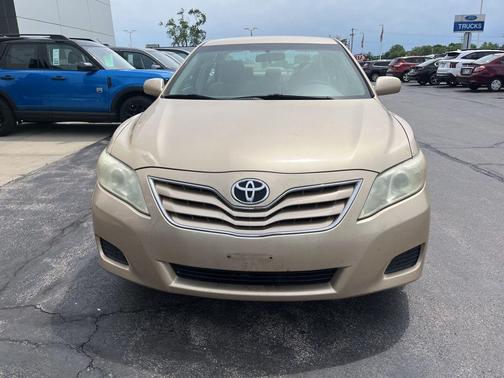 Sandy Beach Metallic 2011 Toyota Camry LE