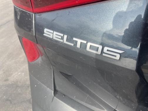 2023 Kia Seltos EX
