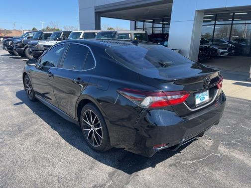 Midnight Black Metallic 2024 Toyota Camry SE