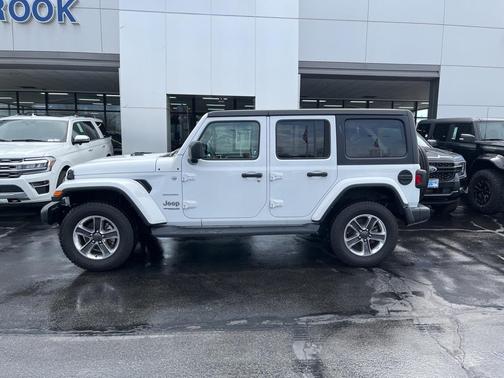2022 Jeep Wrangler Unlimited Sahara