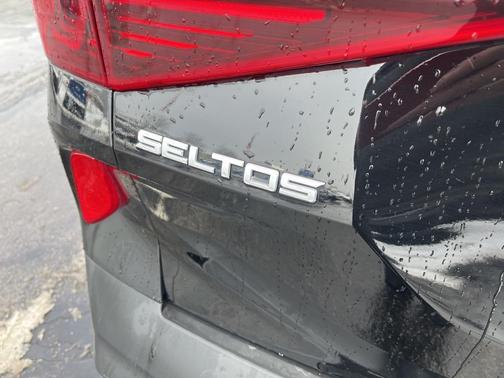 2023 Kia Seltos S