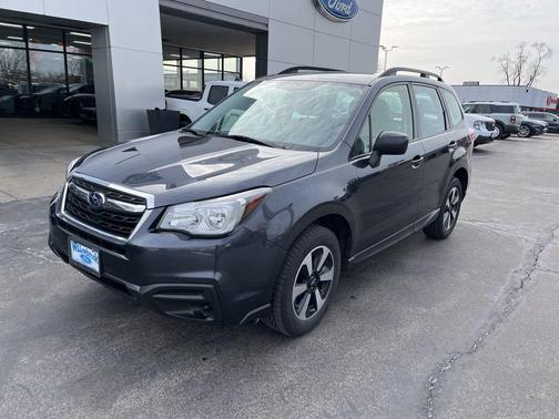 Dark Gray Metallic 2018 Subaru Forester 2.5i