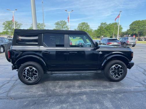Shadow Black 2023 Ford Bronco Outer Banks