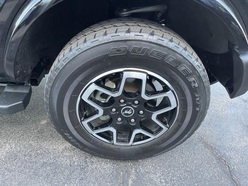 Shadow Black 2023 Ford Bronco Outer Banks