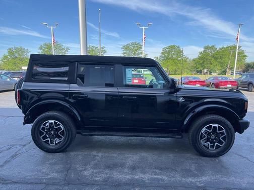 Shadow Black 2023 Ford Bronco Outer Banks
