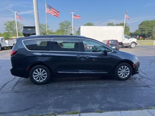 2019 Chrysler Pacifica Touring-L