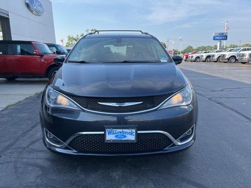 2019 Chrysler Pacifica Touring-L