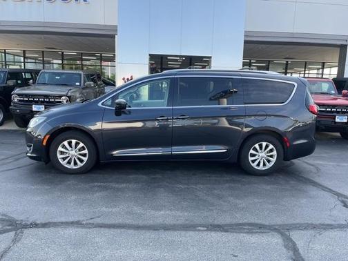 2019 Chrysler Pacifica Touring-L