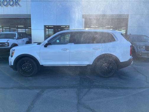 Snow White Pearl 2021 Kia Telluride S