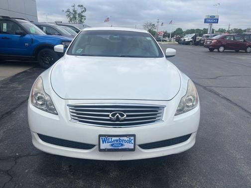 Moonlight White 2010 INFINITI G37