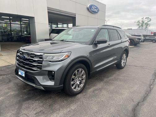 Carbonized Gray Metallic 2025 Ford Explorer Active