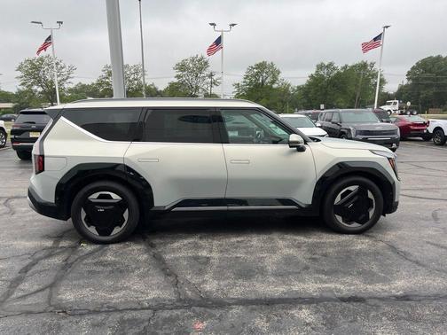 Ivory Silver 2024 Kia EV9 Land