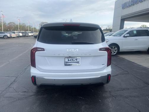 2023 Kia Telluride LX