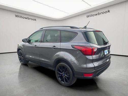 Magnetic 2019 Ford Escape SE