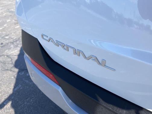 2025 Kia Carnival LXS