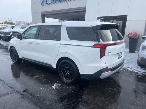 2025 Kia Carnival LXS