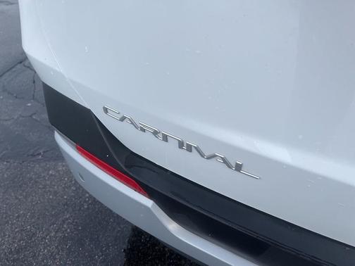 2025 Kia Carnival LXS